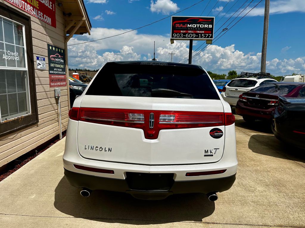 2012 Lincoln MKT Image 13
