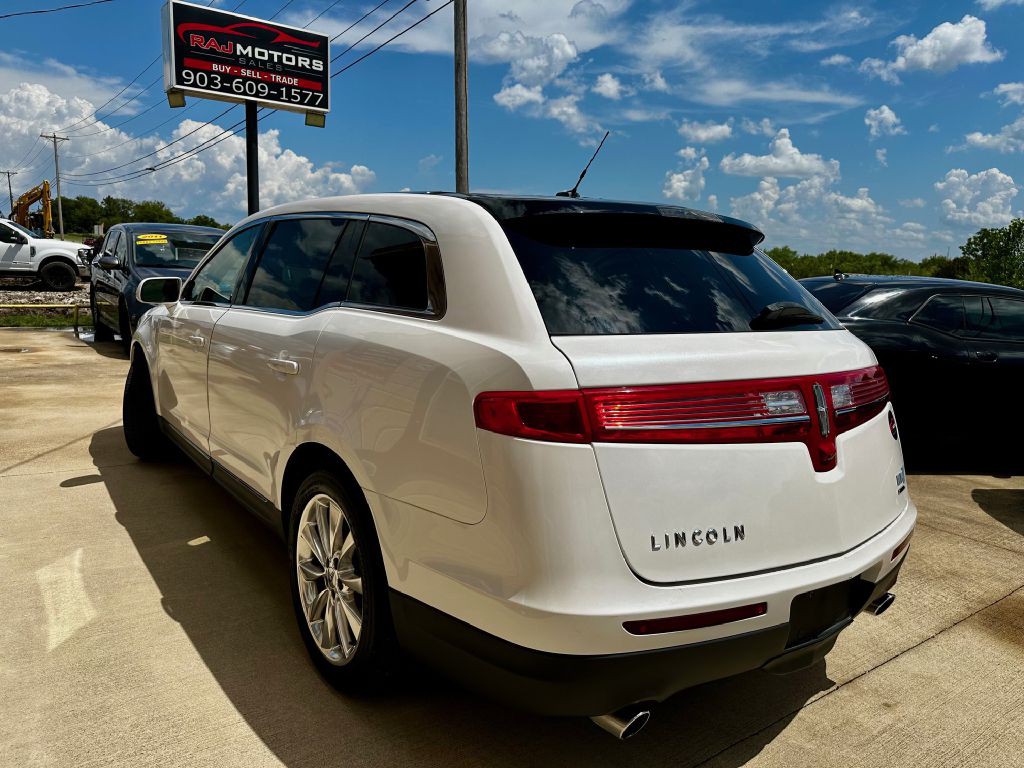 2012 Lincoln MKT Image 15
