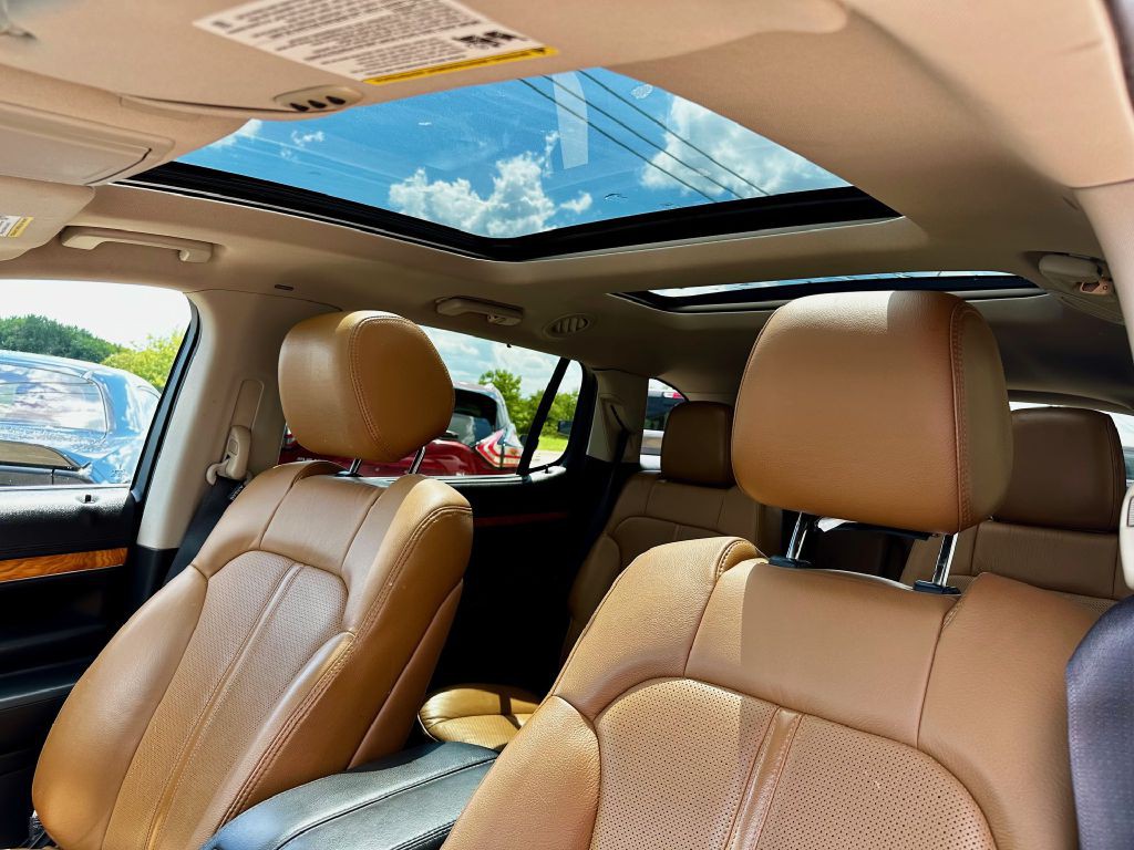 2012 Lincoln MKT Image 19