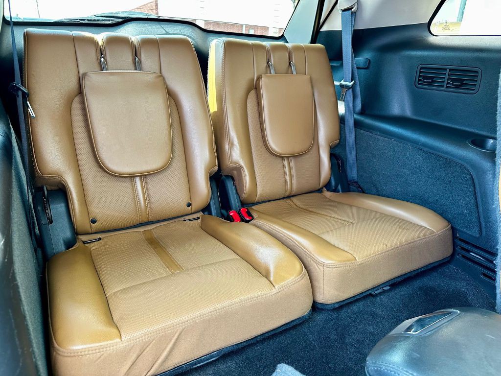2012 Lincoln MKT Image 30