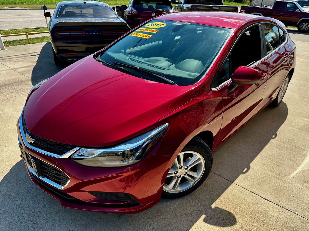 2017 Chevrolet Cruze Image 1