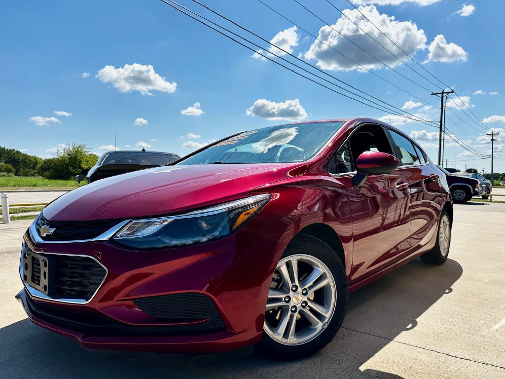 2017 Chevrolet Cruze Image 2