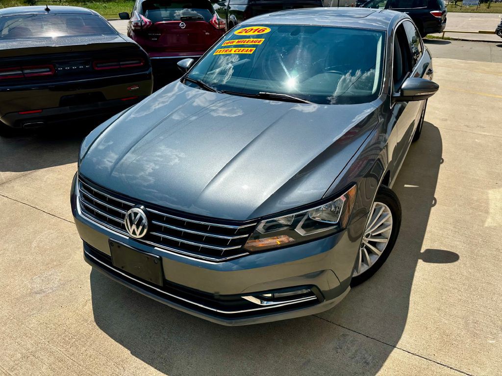 2016 Volkswagen Passat Image 4