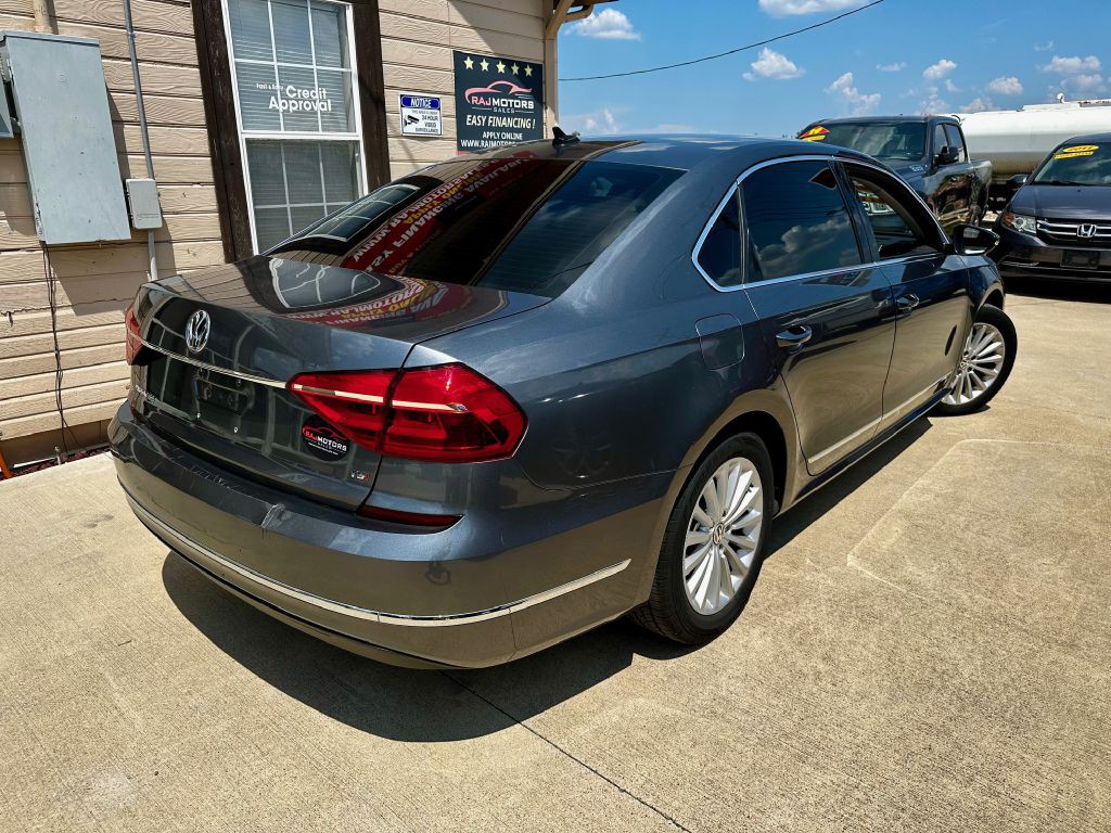2016 Volkswagen Passat Image 11