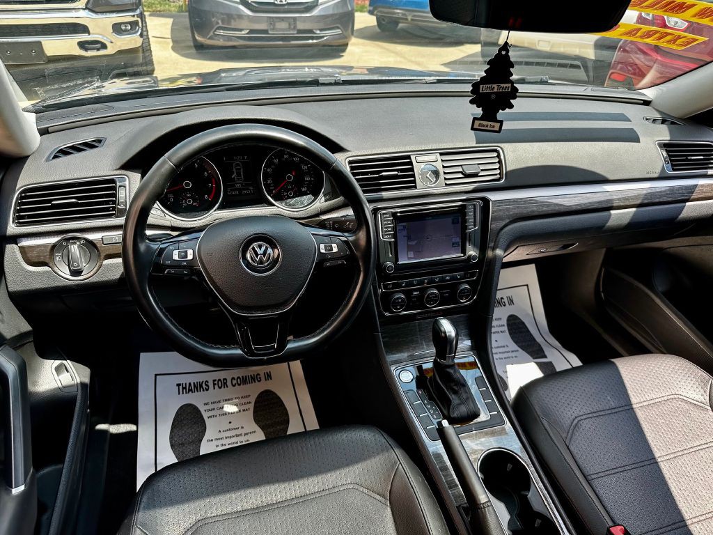 2016 Volkswagen Passat Image 23