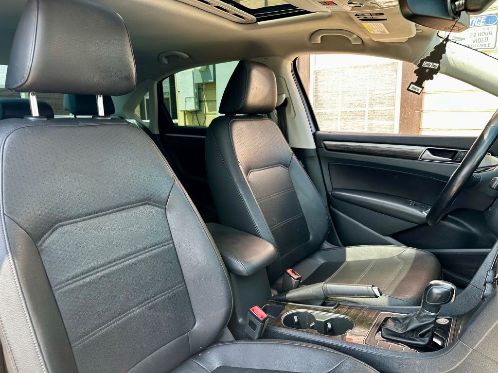 2016 Volkswagen Passat Image 26