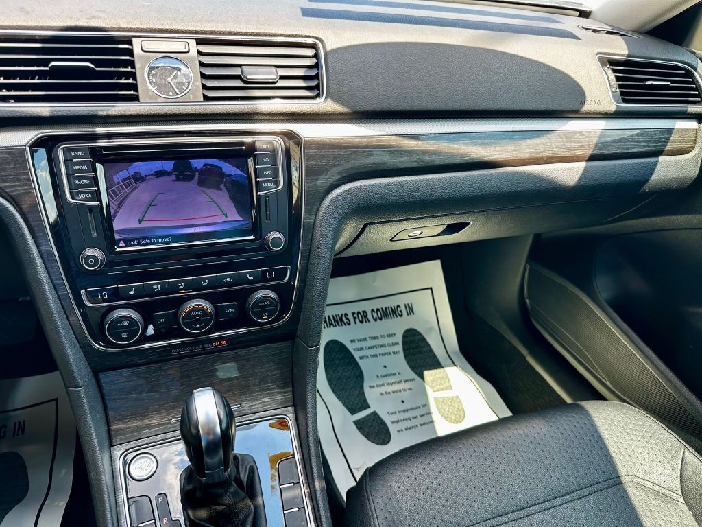 2016 Volkswagen Passat Image 29
