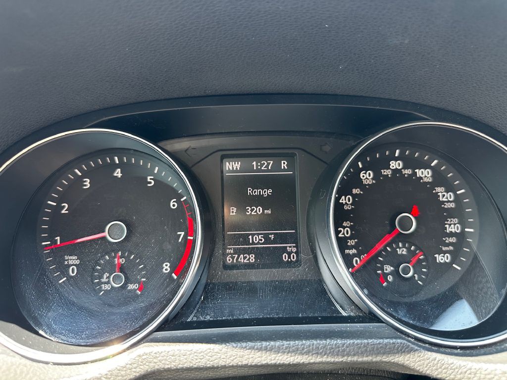 2016 Volkswagen Passat Image 33