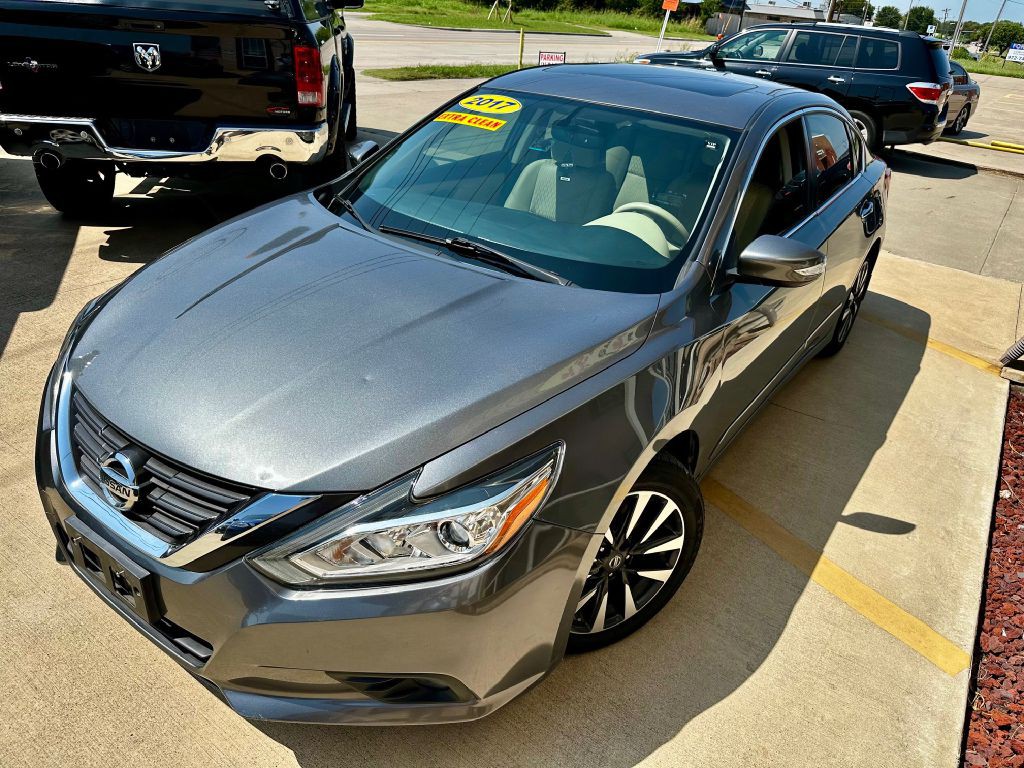 2017 Nissan Altima Image 3