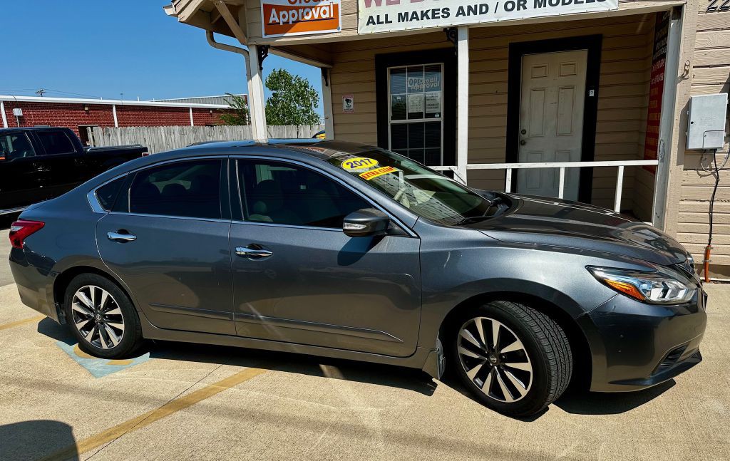 2017 Nissan Altima Image 8