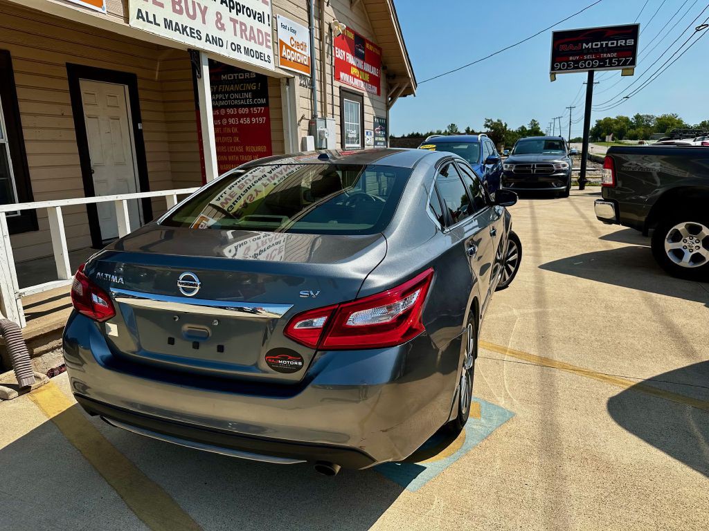 2017 Nissan Altima Image 12