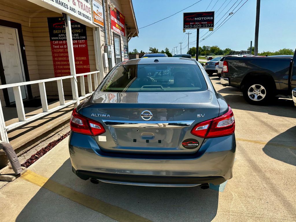 2017 Nissan Altima Image 13