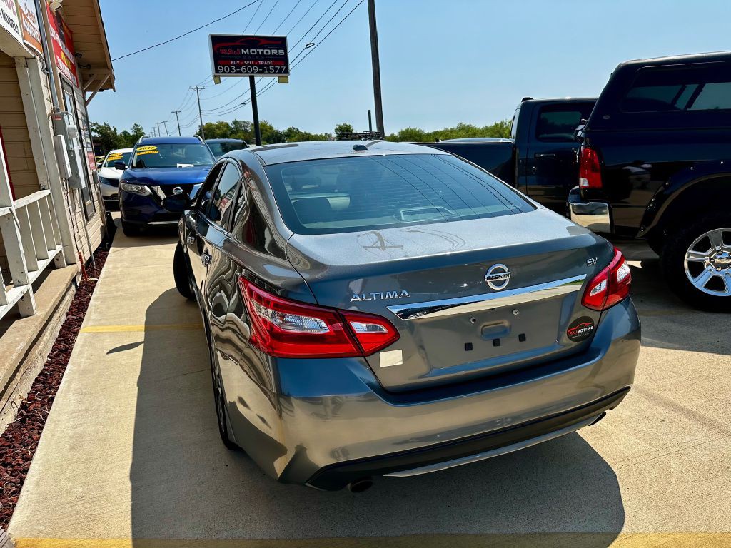 2017 Nissan Altima Image 15