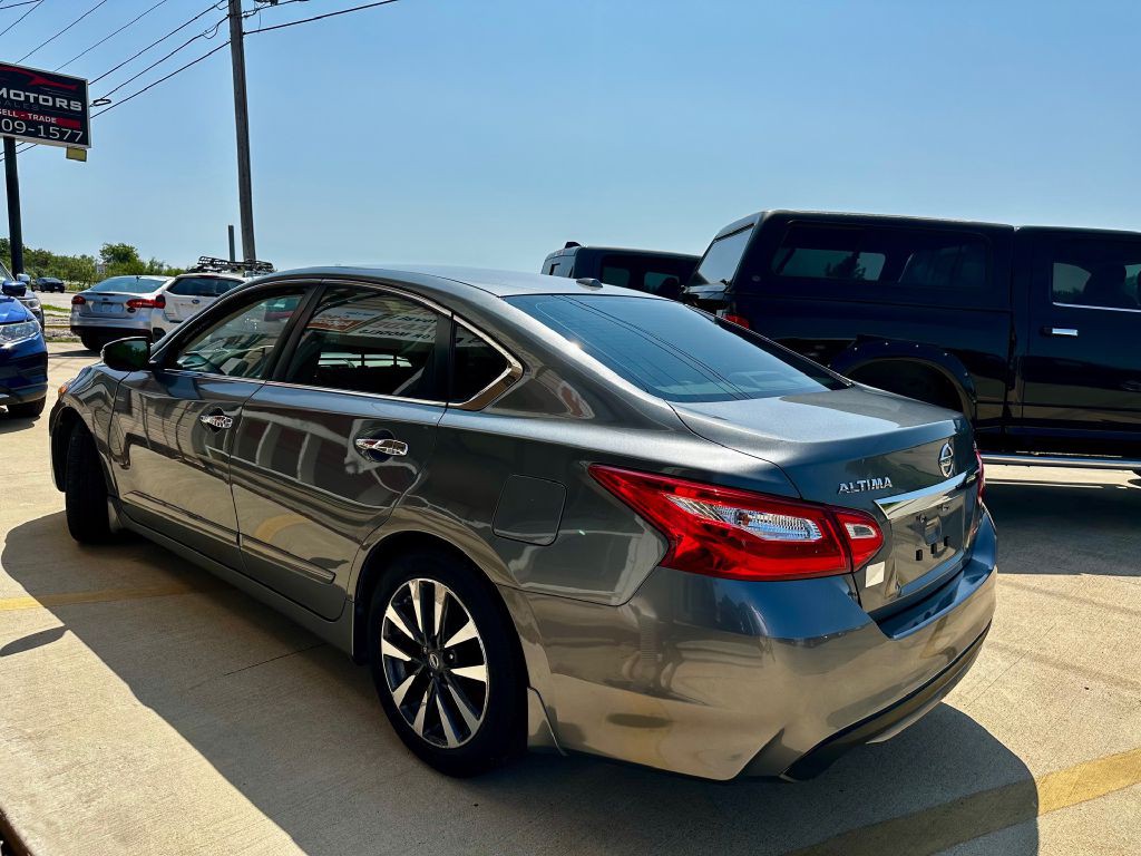 2017 Nissan Altima Image 17