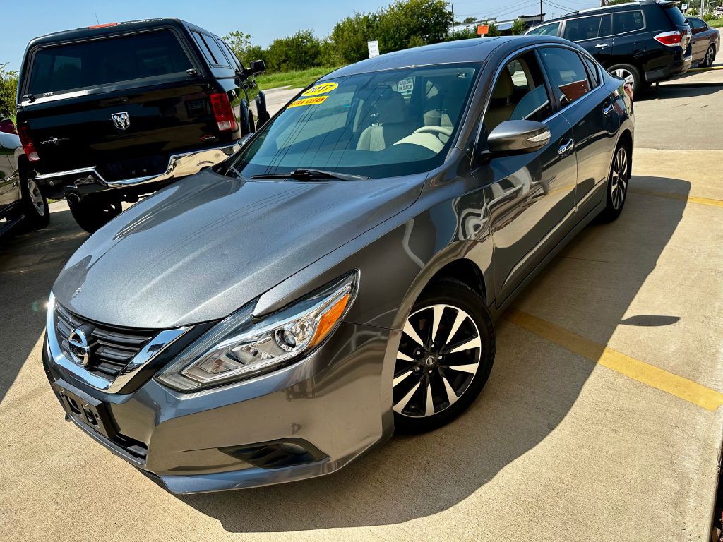 2017 Nissan Altima Image 18