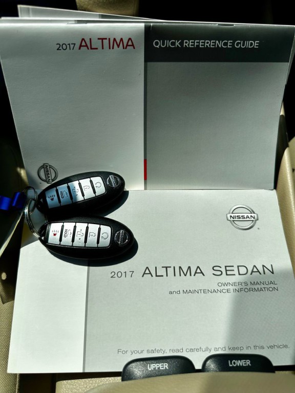 2017 Nissan Altima Image 19