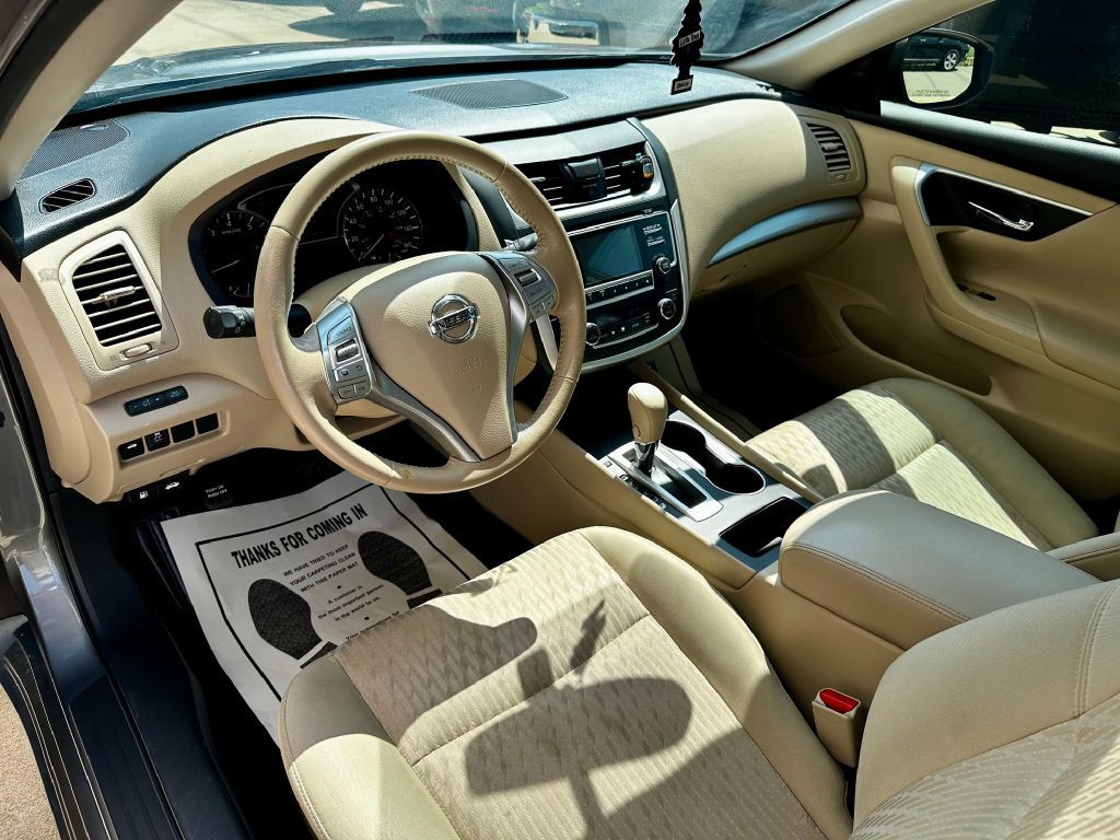 2017 Nissan Altima Image 21