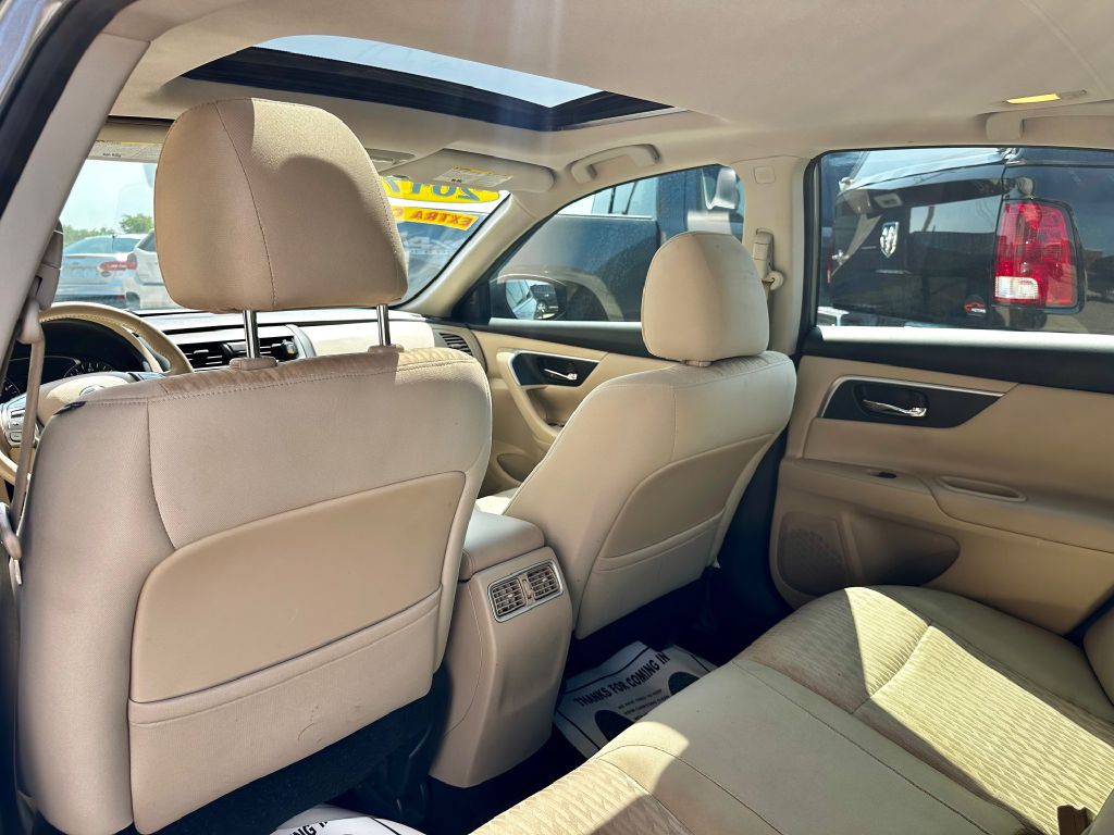 2017 Nissan Altima Image 24
