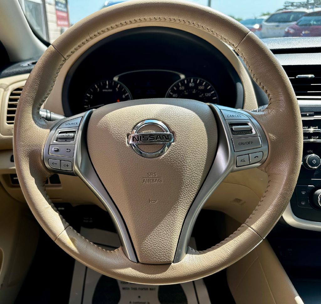 2017 Nissan Altima Image 30