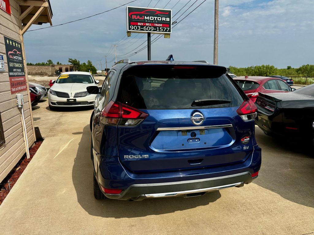 2017 Nissan Rogue Image 12
