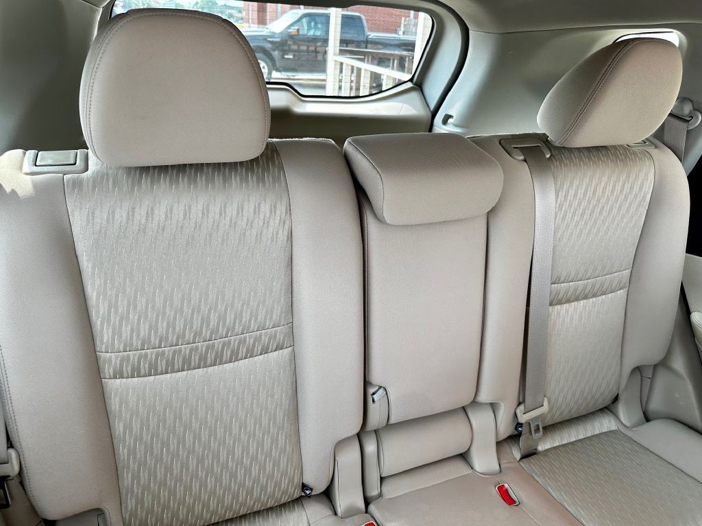 2017 Nissan Rogue Image 24