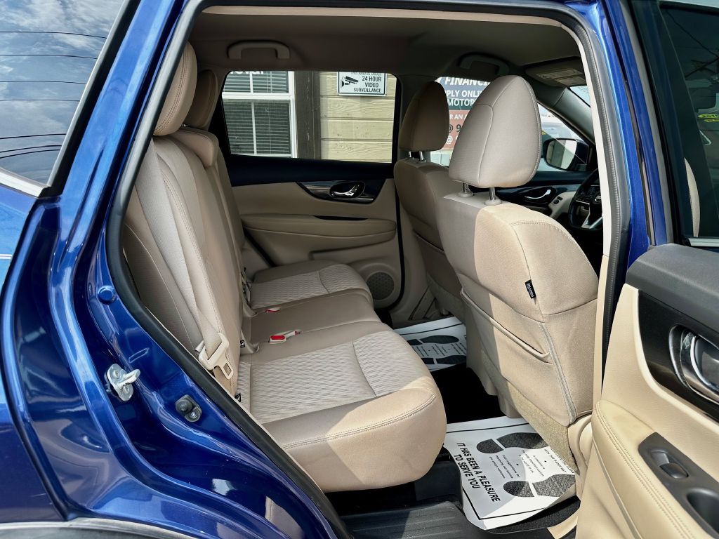 2017 Nissan Rogue Image 25