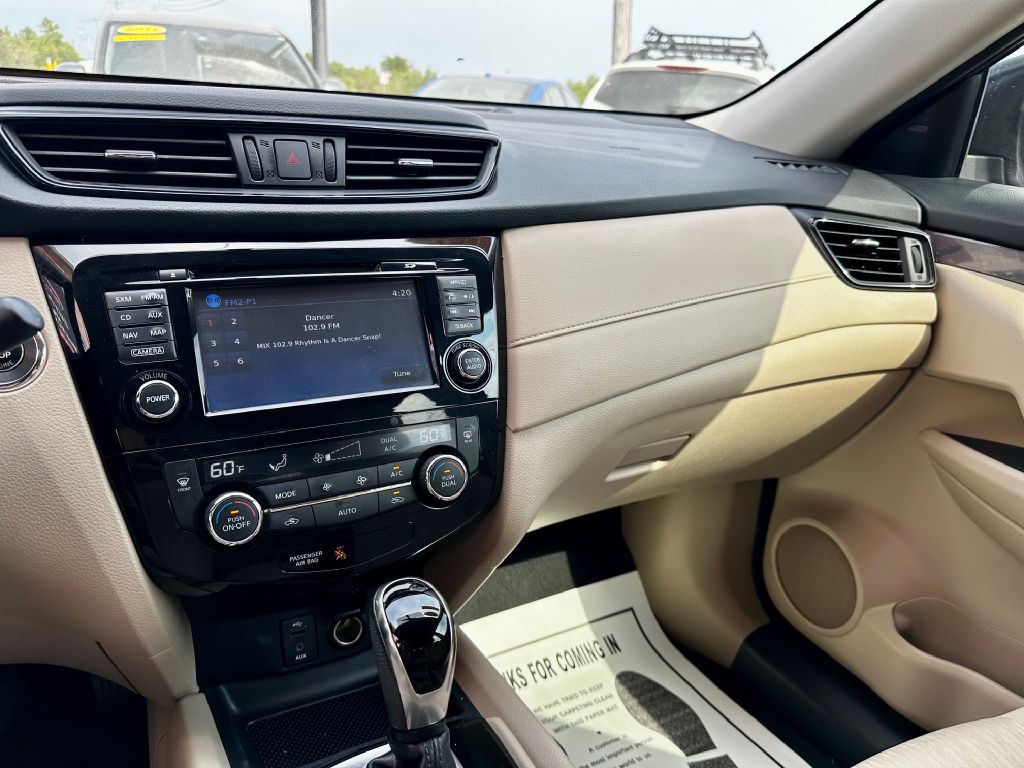 2017 Nissan Rogue Image 27