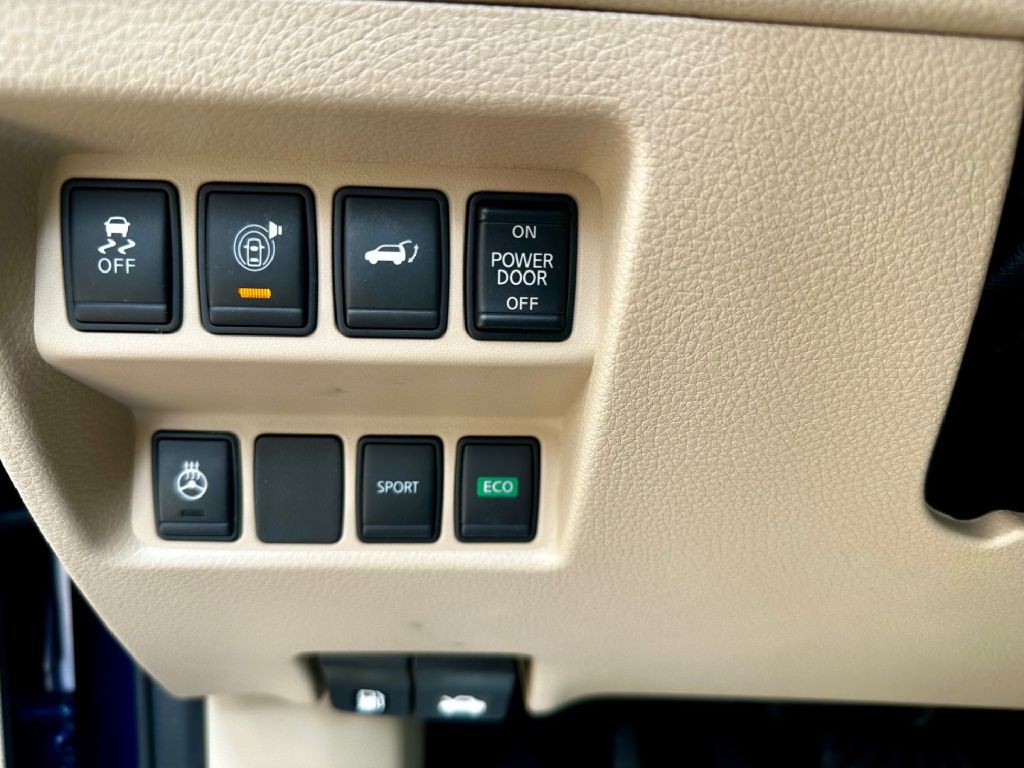 2017 Nissan Rogue Image 28