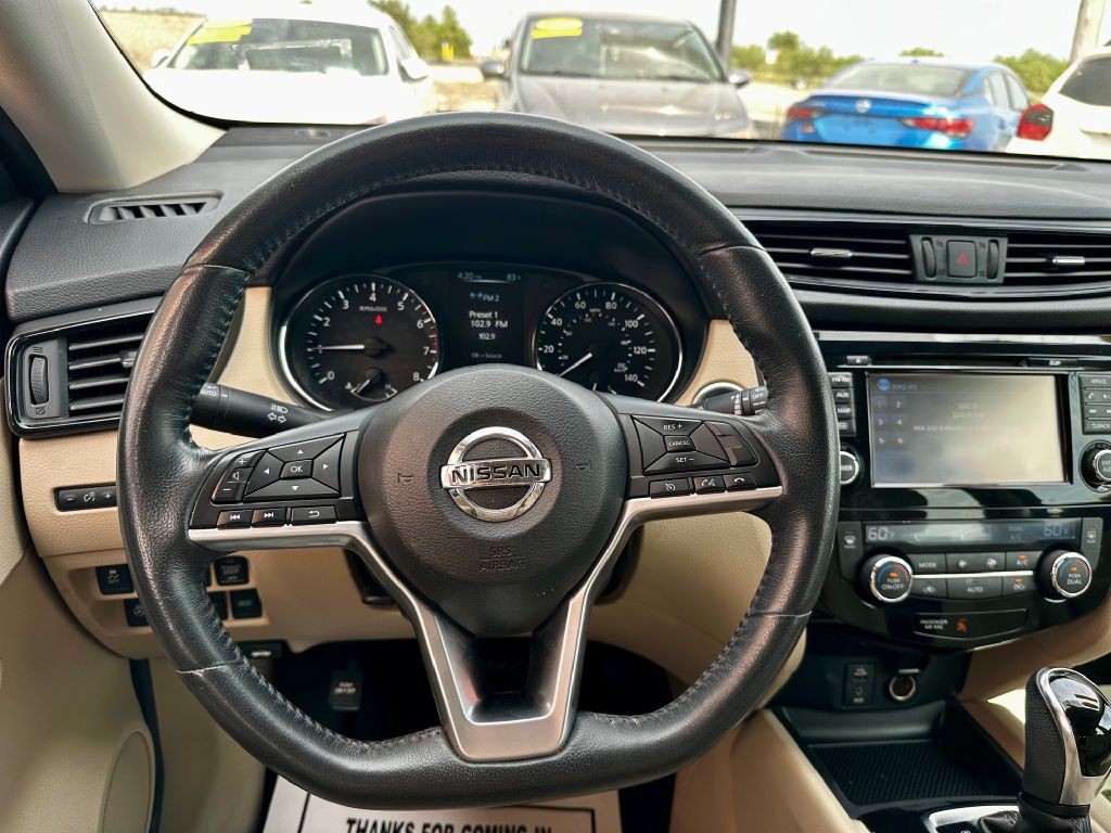 2017 Nissan Rogue Image 30