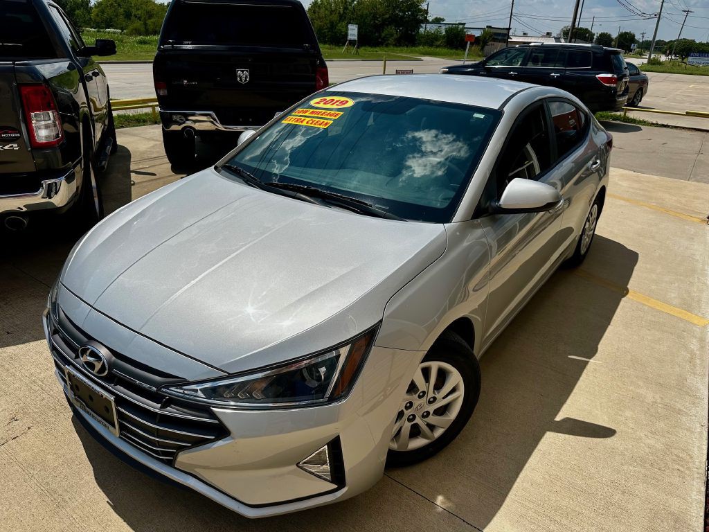 2019 Hyundai Elantra Image 3