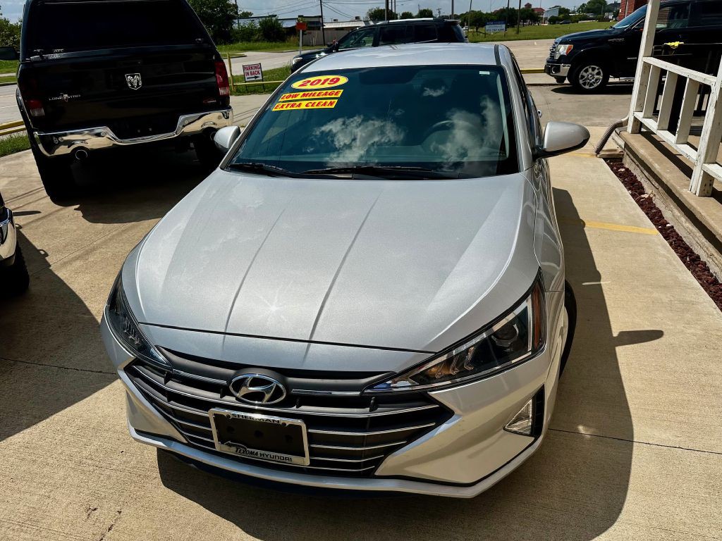 2019 Hyundai Elantra Image 5