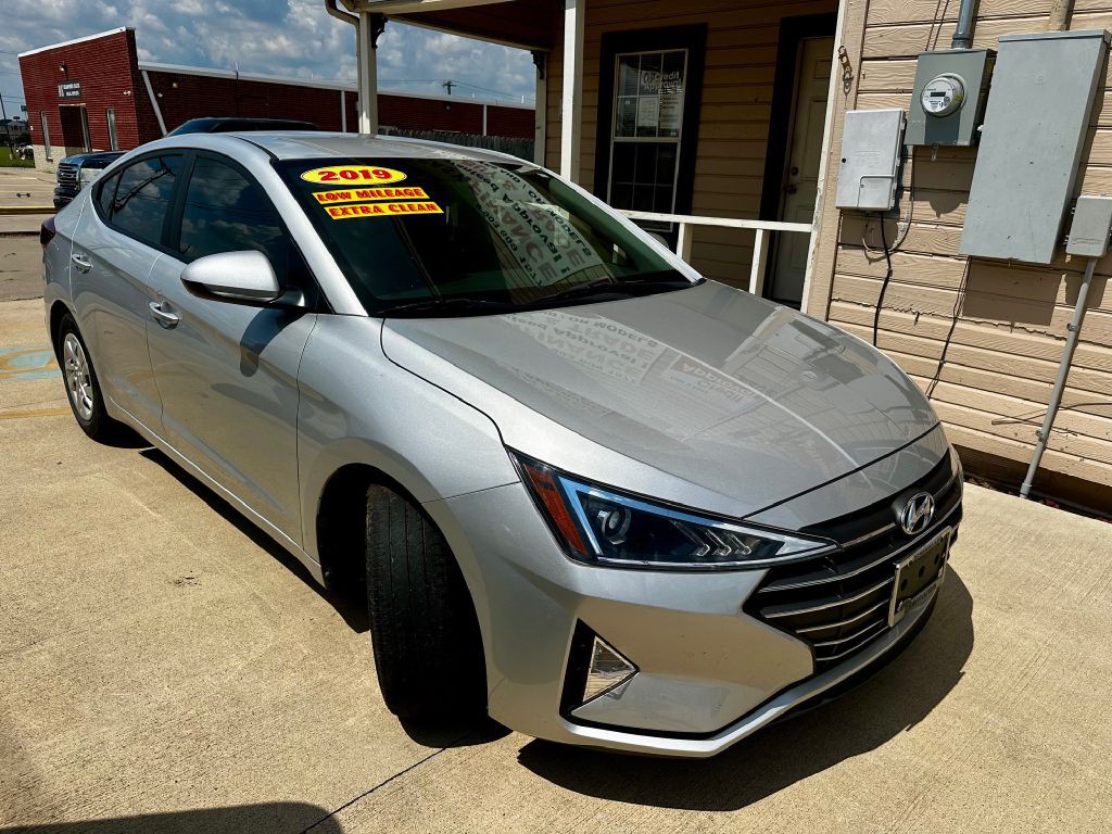 2019 Hyundai Elantra Image 8