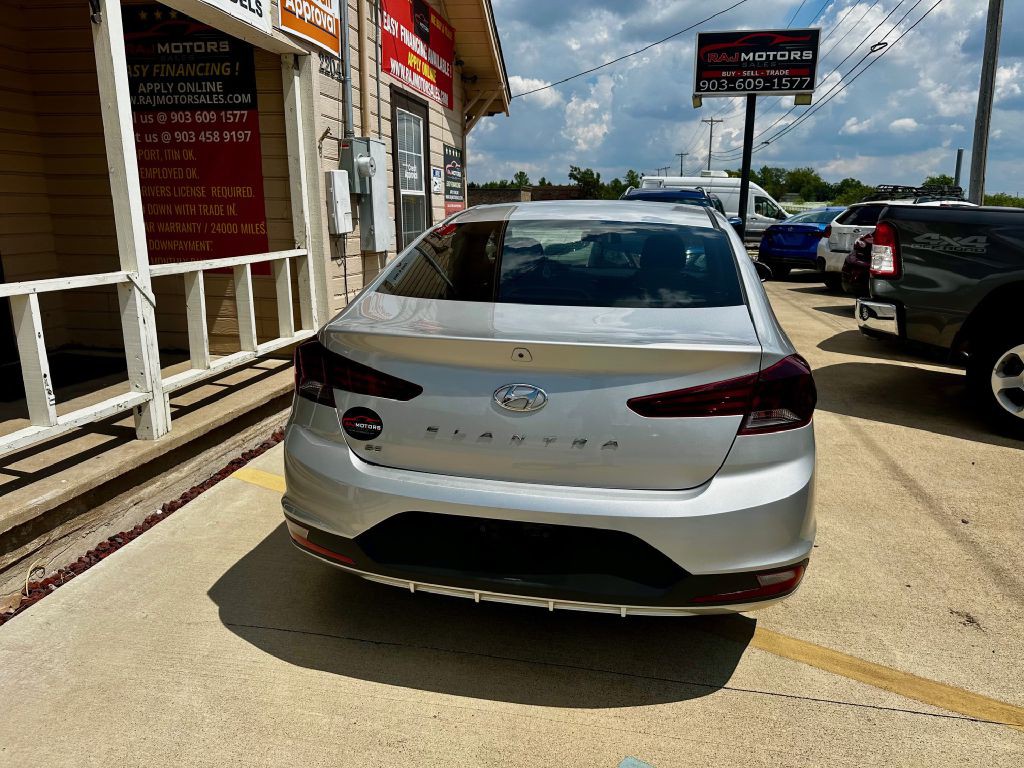 2019 Hyundai Elantra Image 12