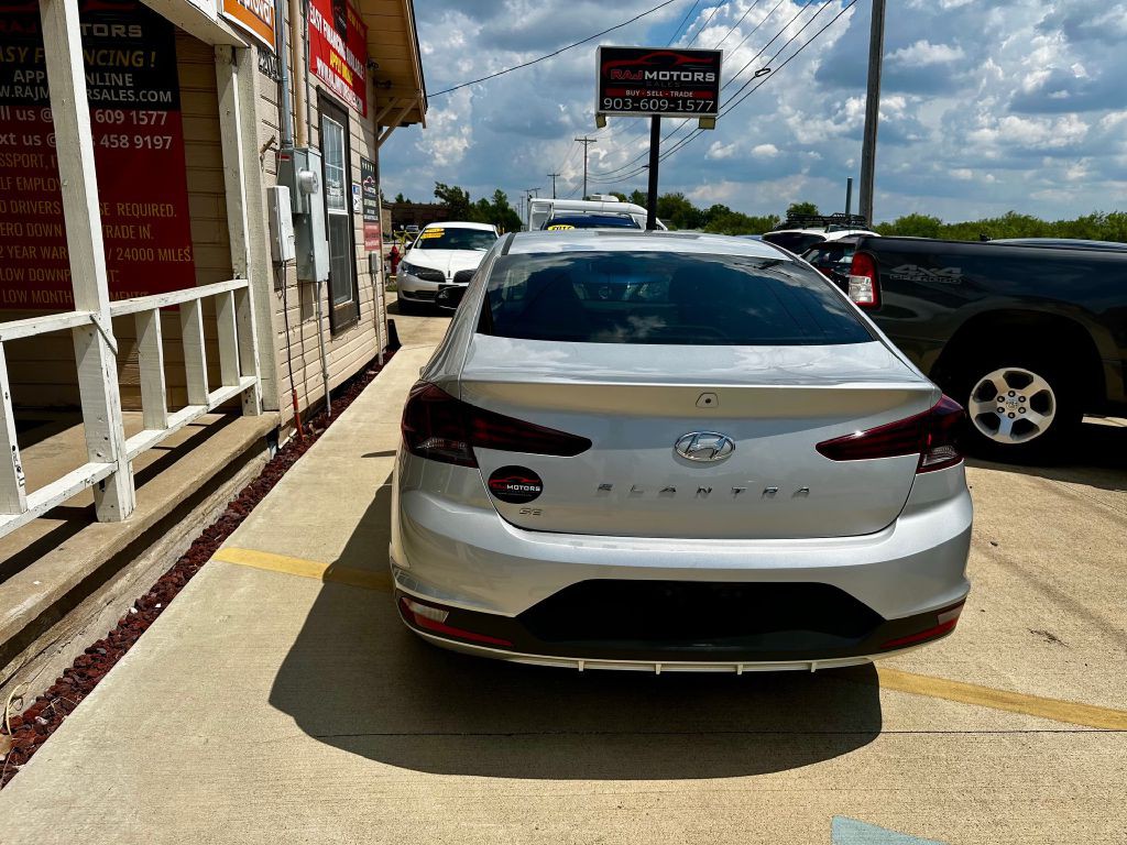 2019 Hyundai Elantra Image 13