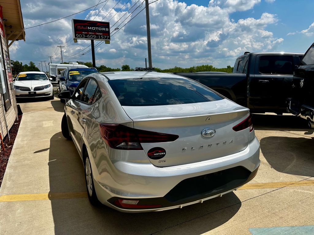 2019 Hyundai Elantra Image 14