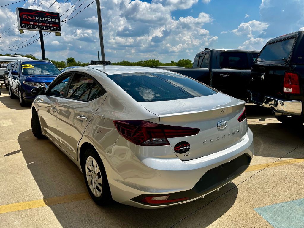 2019 Hyundai Elantra Image 15