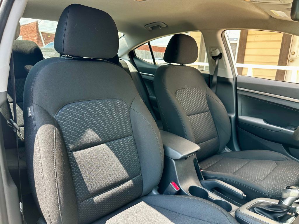 2019 Hyundai Elantra Image 26