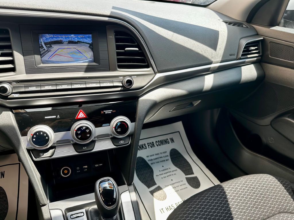 2019 Hyundai Elantra Image 30