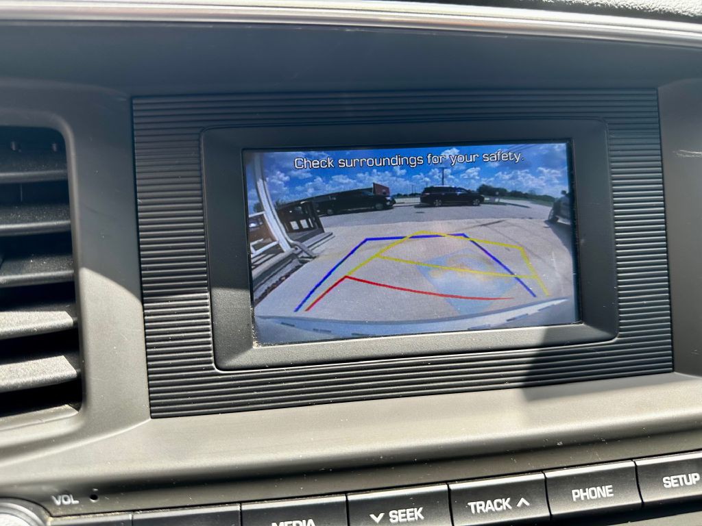 2019 Hyundai Elantra Image 31