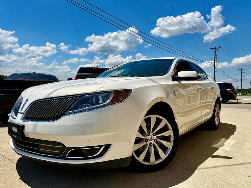 2013 Lincoln MKS Image 2