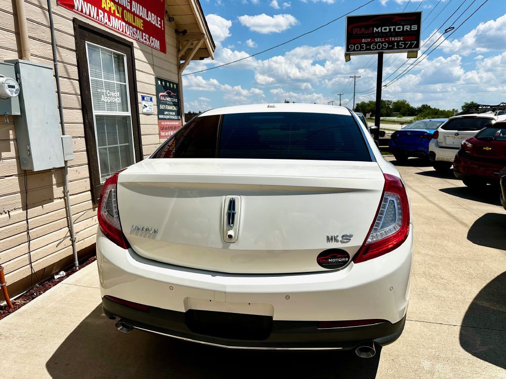 2013 Lincoln MKS Image 11