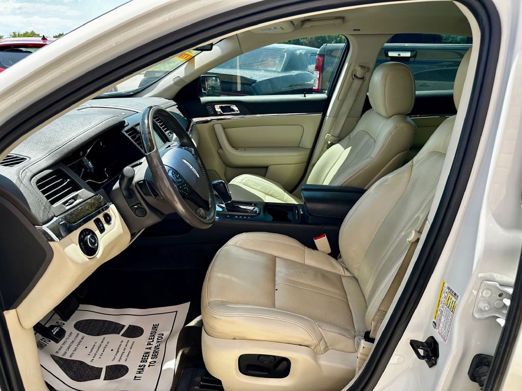 2013 Lincoln MKS Image 16
