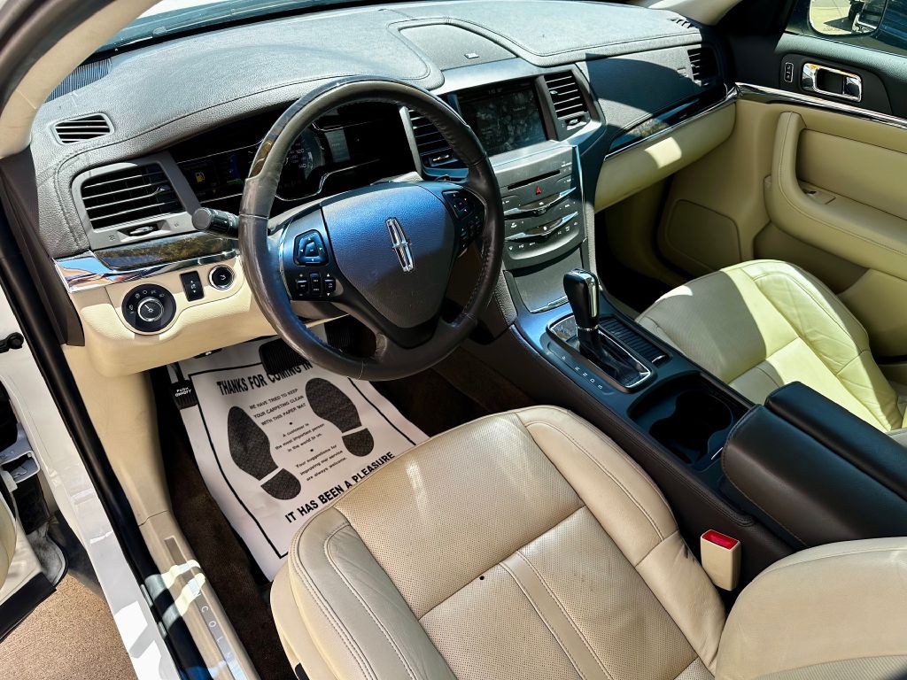 2013 Lincoln MKS Image 17