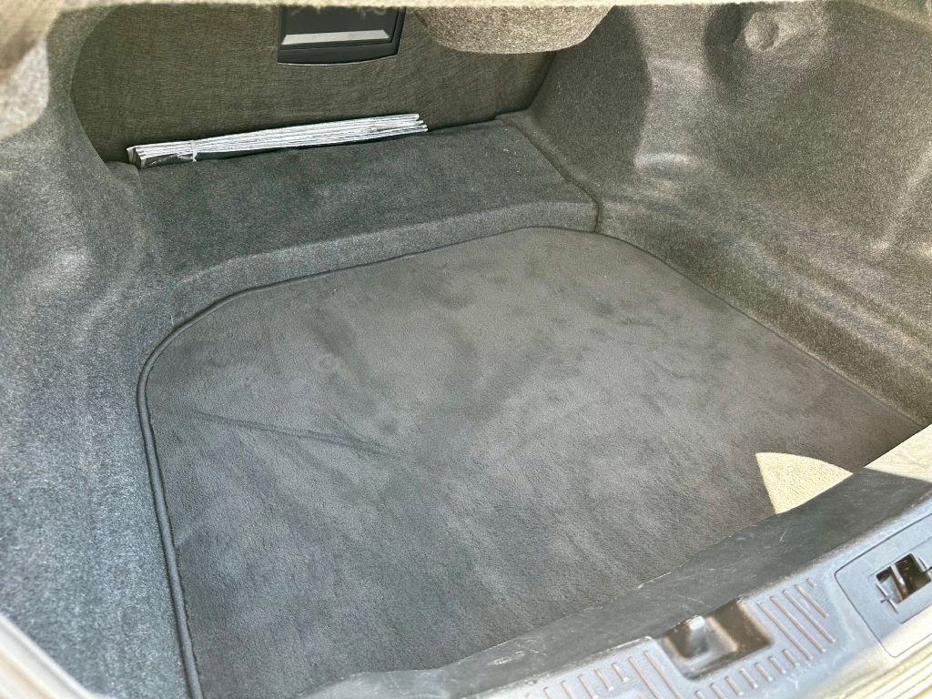 2013 Lincoln MKS Image 36