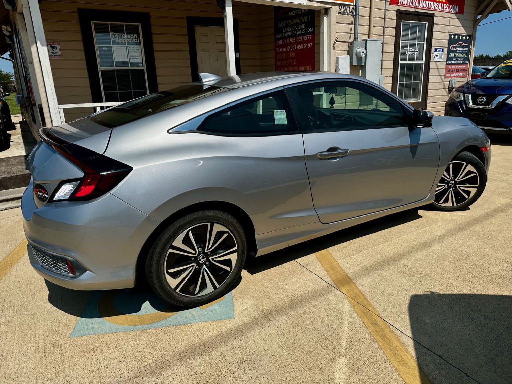 2017 Honda Civic Image 9