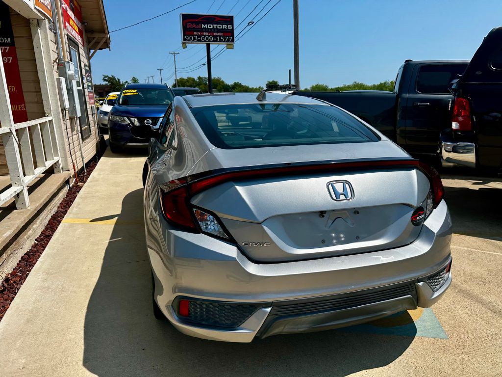 2017 Honda Civic Image 16