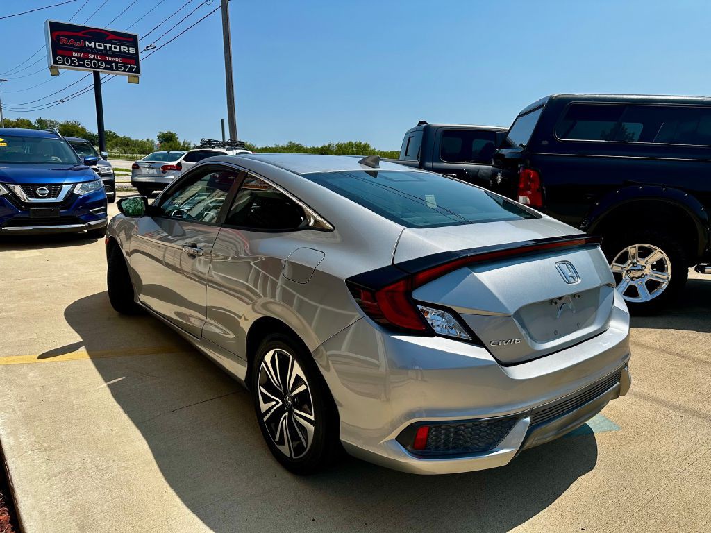 2017 Honda Civic Image 17