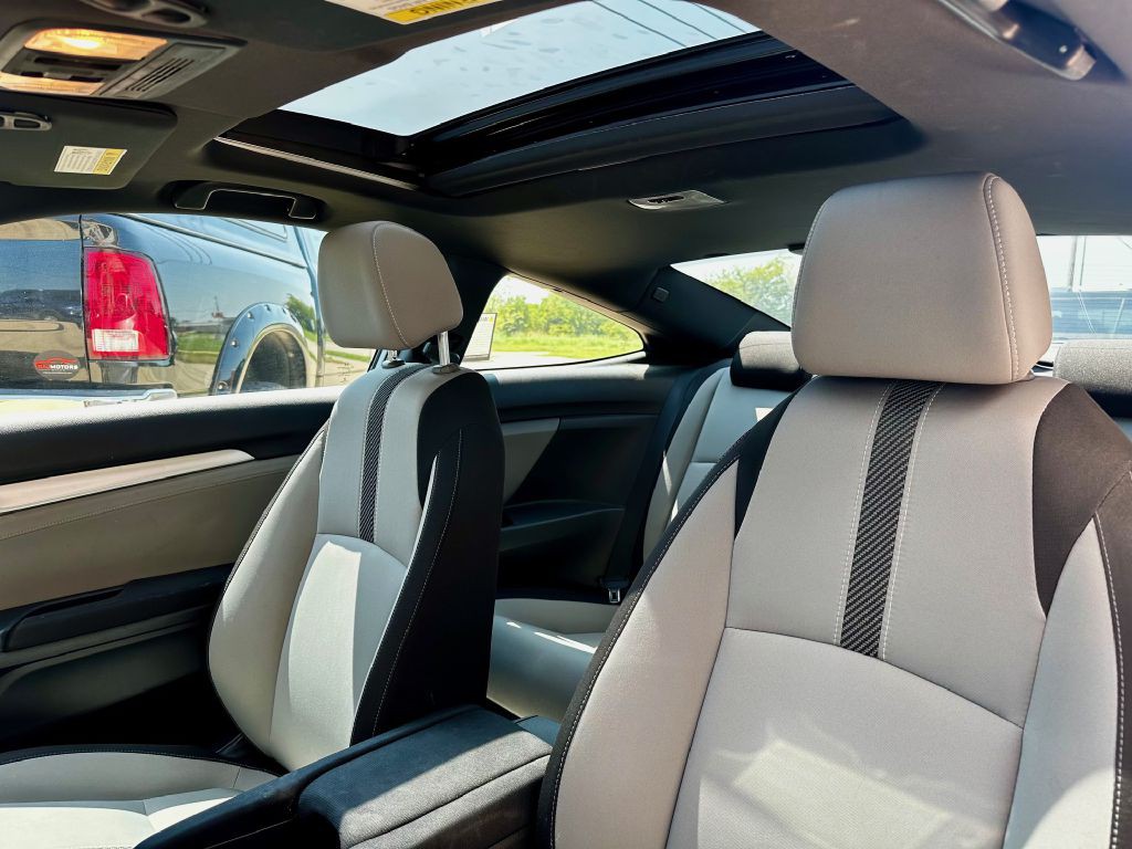 2017 Honda Civic Image 21