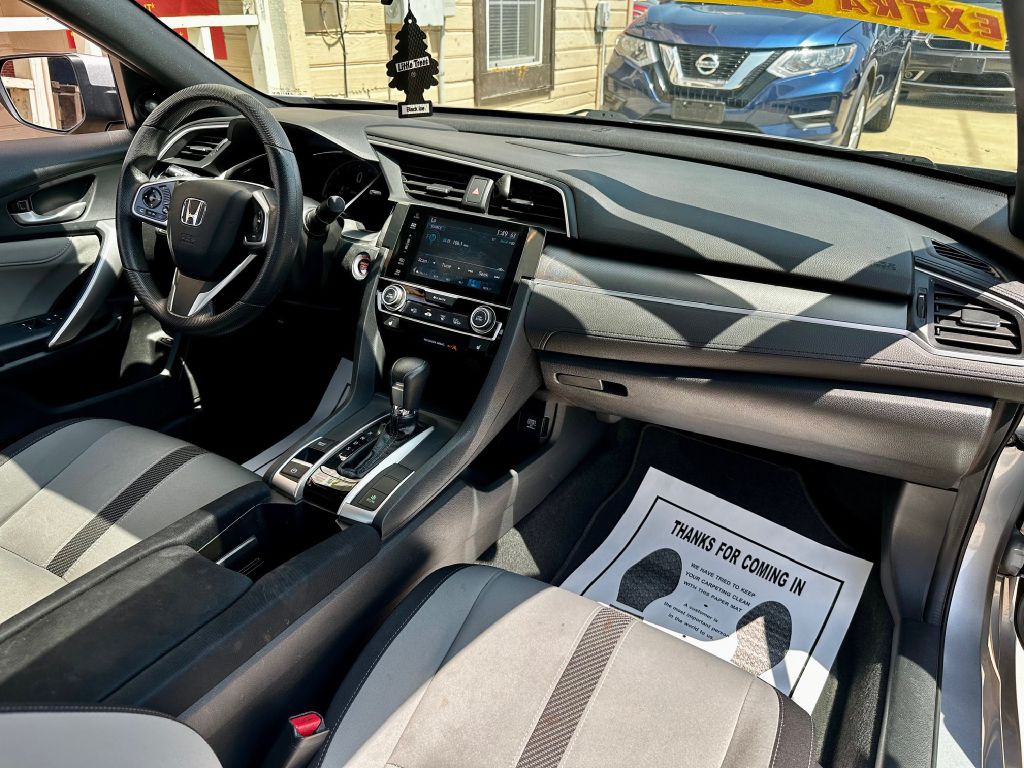 2017 Honda Civic Image 24