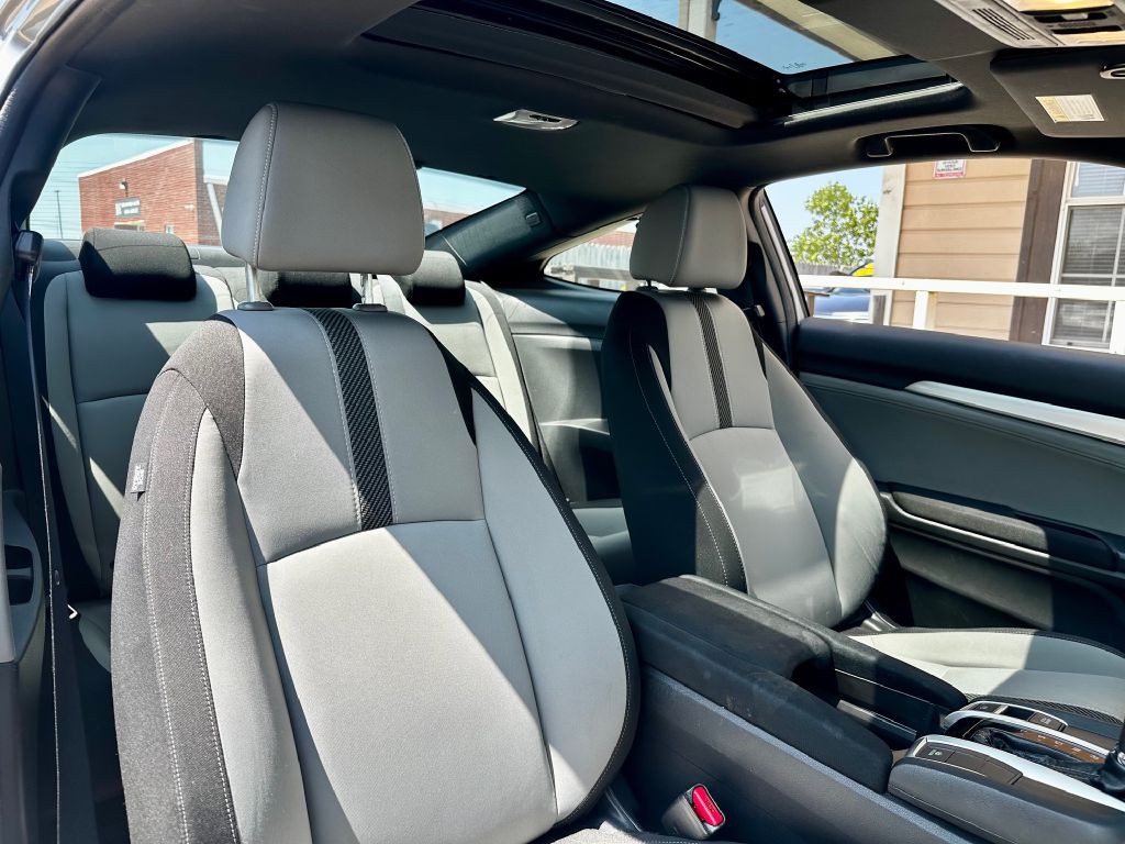 2017 Honda Civic Image 25